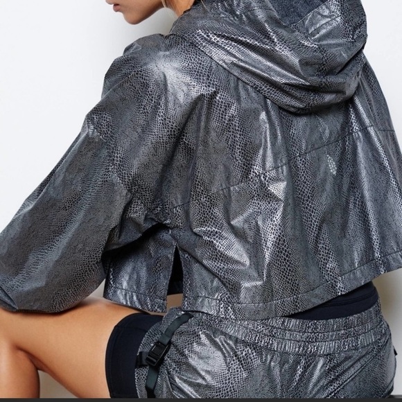 Free People Diamond Back mettalic Hooded Cropped Jacket - Picture 3 of 12